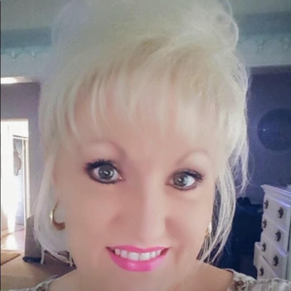 Meet your Posher, Laticia